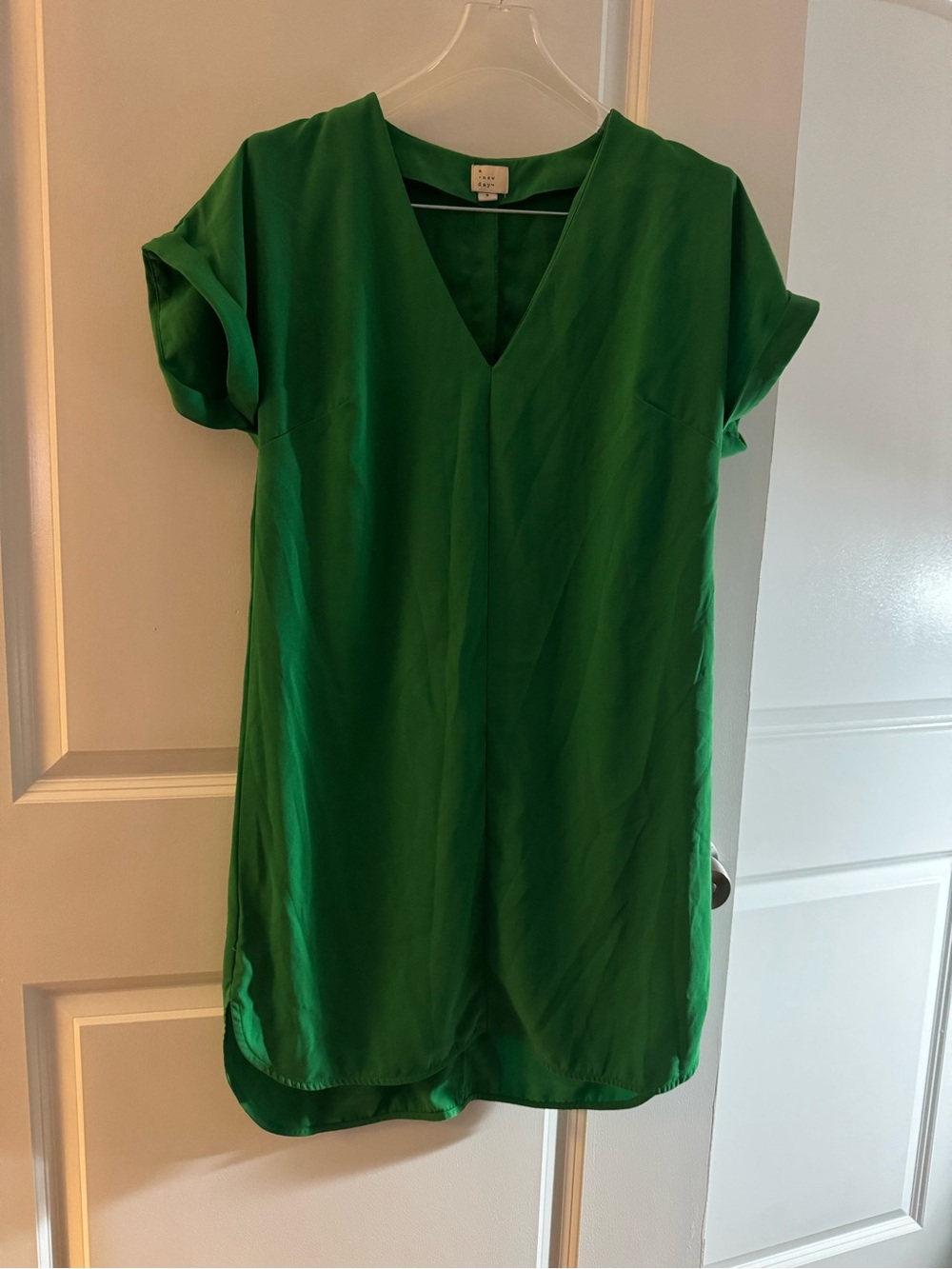 a new day Green V-Neck Short Sleeve dress size small